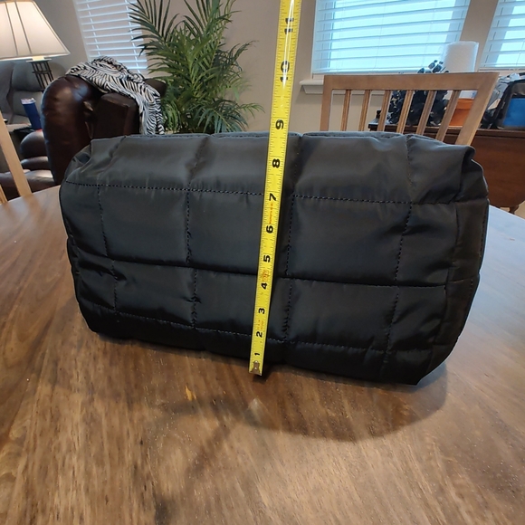 Steve Madden Puffy Quilted Black  ‘Blayzia’ Tote with wristlet! NWT Weekender! - Picture 15 of 16